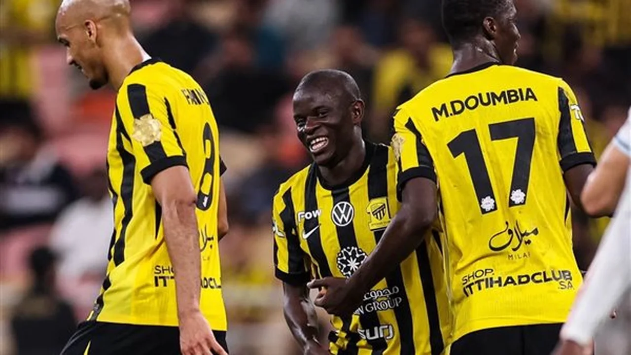 تاريخ مواجهات الأهلي والاتحاد في دوري روشن قبل قمة اليوم المرتقبة